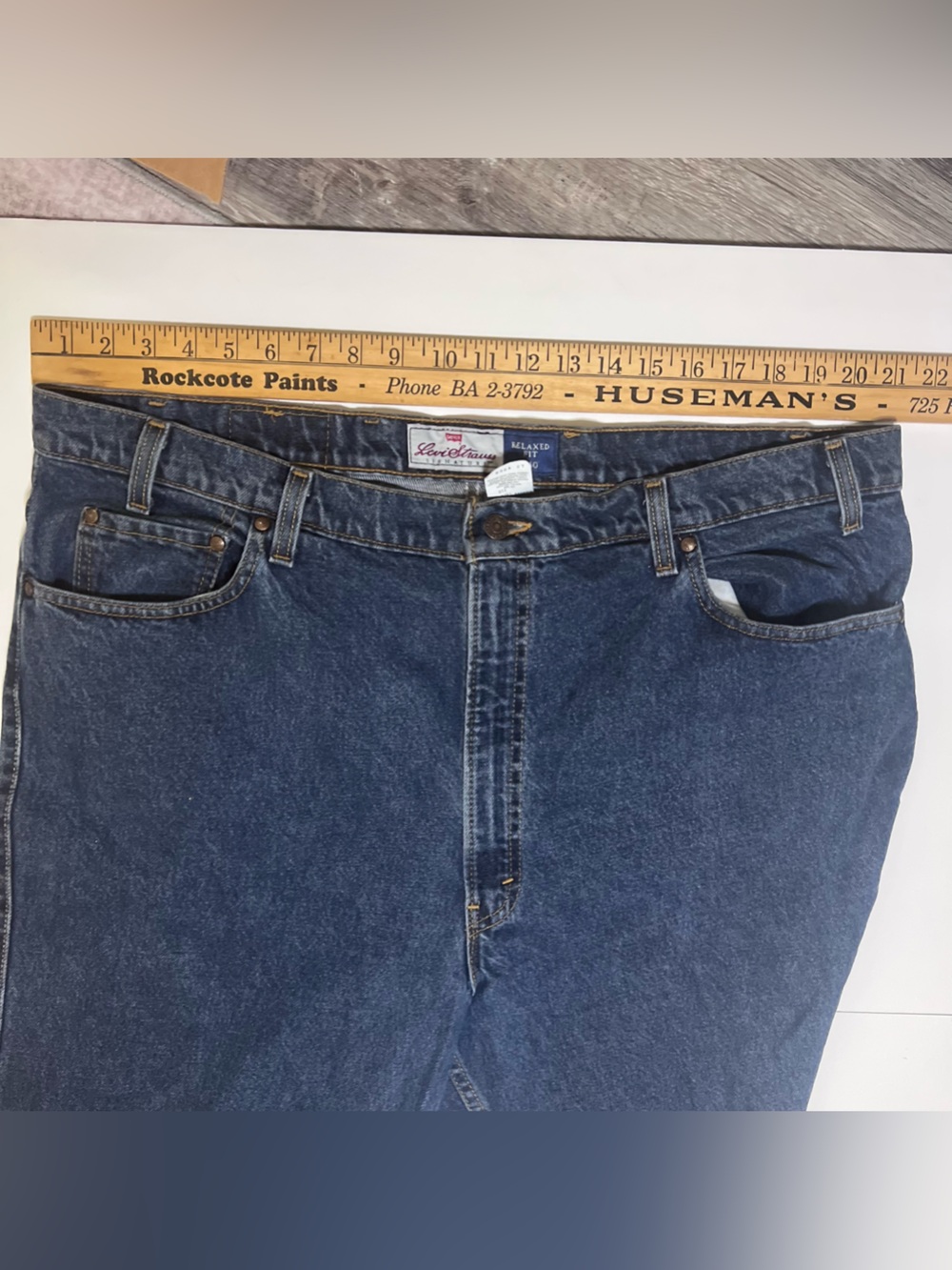 Vintage 1995 Levi's Men's Relaxed Fit Dark Blue Denim Jeans (Gold Tab) - Picture 8 of 9